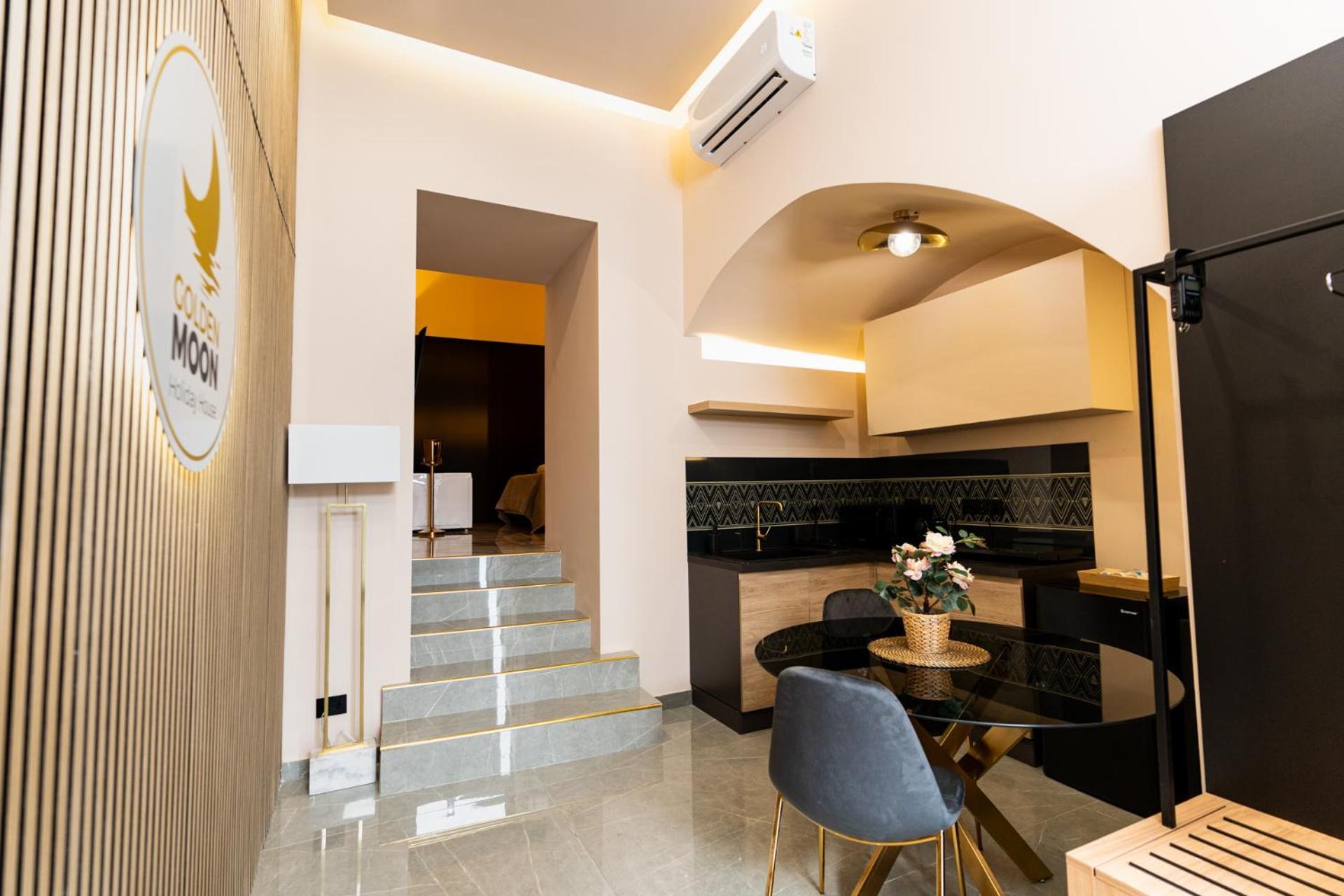 Golden Moon Holiday House Катанія Екстер'єр фото